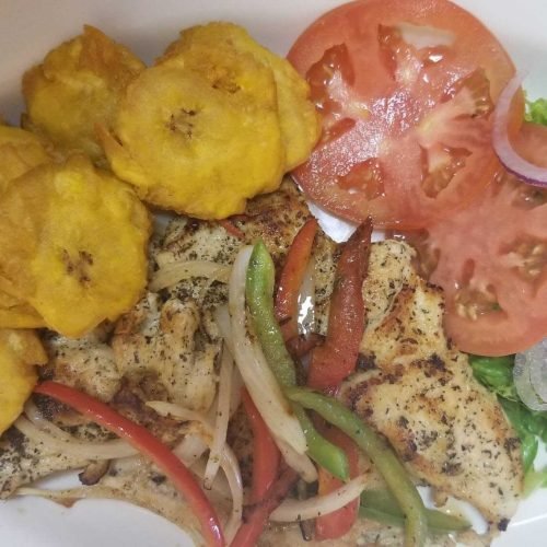 Grill Chiken with tostones salad